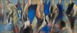 Rhythmisches Panorama-Ölgemälde von Klaus Dobrunz aus der Serie Lange Tage. Schemenhafte, gehende Gestalten in Ocker und Braun heben sich kontrastreich von leuchtend tiefblauen Farbfeldern im Hintergrund ab.